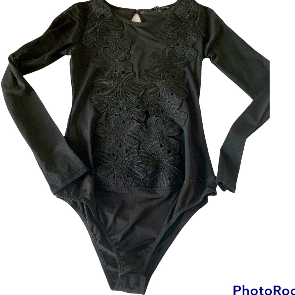 🎄3x$50 🔥Lace *Long Sleeve* Bodysuit.